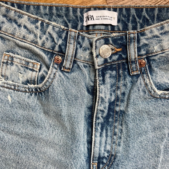 Zara light wash distressed jeans - Picture 2 of 5